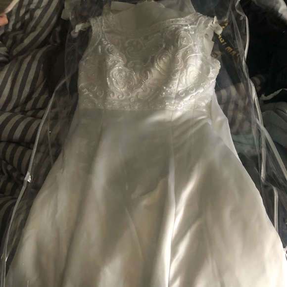 Demetrios wedding gown - Picture 2 of 6